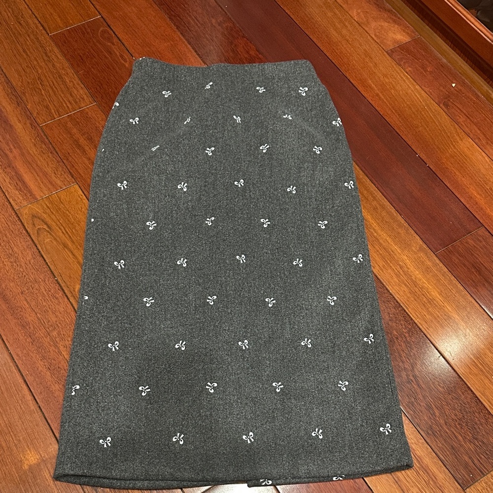 Bow skirt